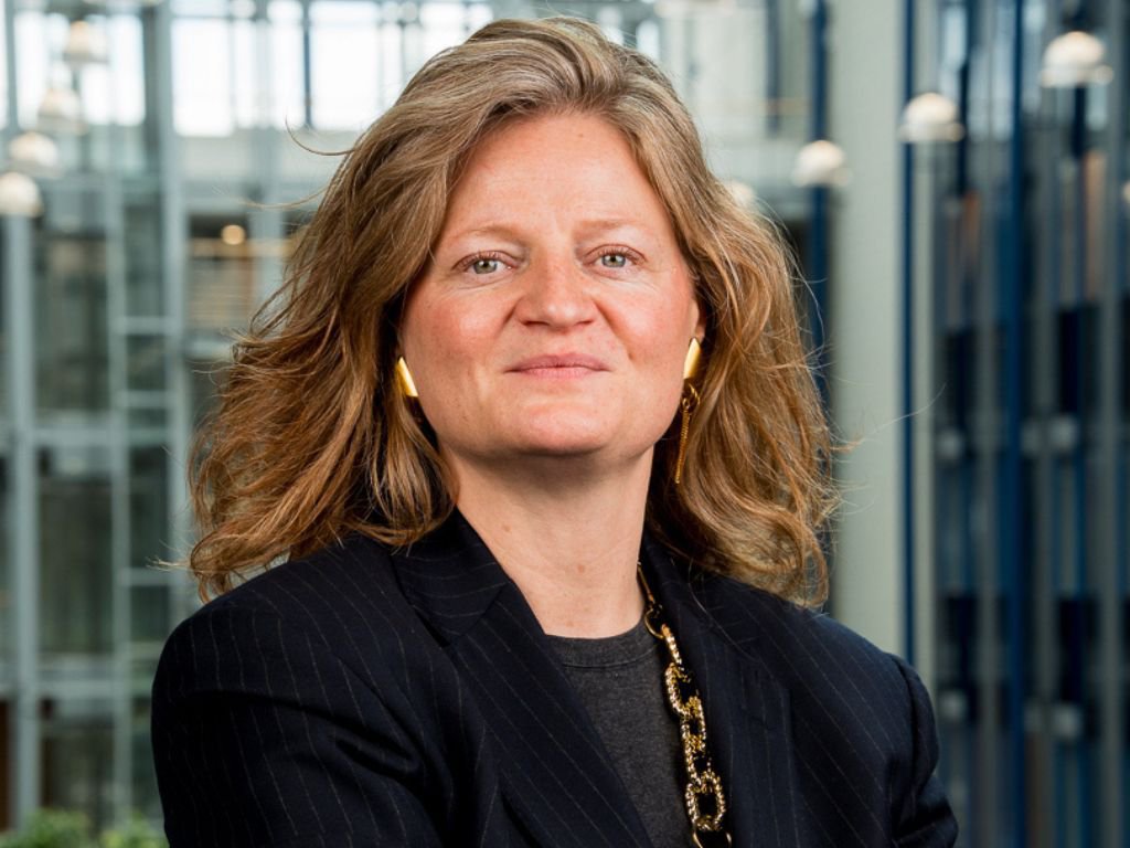 Portrait de Valentine, Directrice Commercial Excellence à Sèvres – Fresenius Kabi France